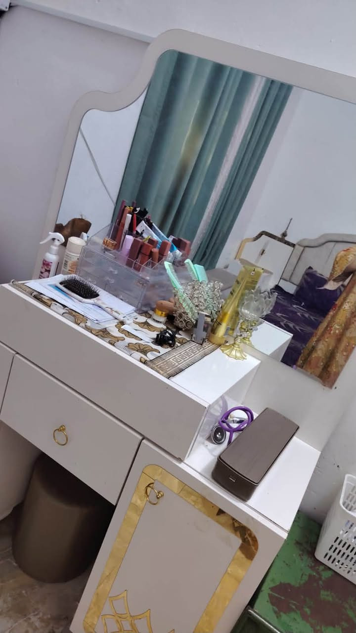 سلام عليكم 
غرفه تركيه استعمال ٣ سنوات نظيفه بس بيها ضرر قليل بالجرارات اخذتها بمليون و٨٠٠ وابيعها ب ٧٠٠ وبيها مجال   
الاستفسار ع الخاص


**إذا كنت صاحب هذا الإعلان وتريد حذفه لأي سبب، رجاءا أرسل رسالة إلى الدعم الفني**