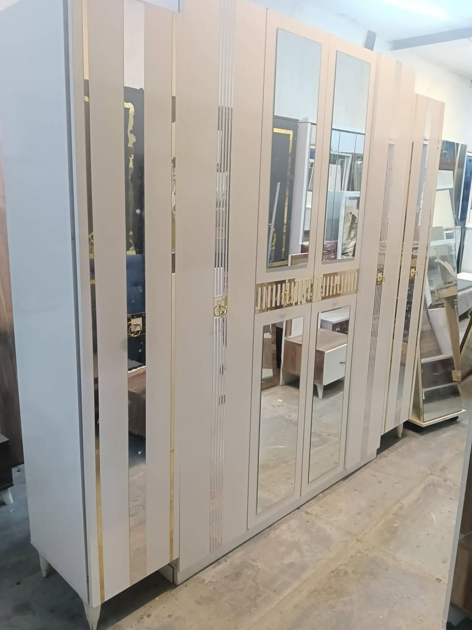 غرفة نوم مستعملة🇹🇷
 نضافة 95 ٪💯فول نضافه
عدد القطع /5
نضام /ابؤاب💢
سعرها/475/500💸
شد ونقل داخل بغداد مجاني🚛
يوجود توصيل محافضات 🚛


**إذا كنت صاحب هذا الإعلان وتريد حذفه لأي سبب، رجاءا أرسل رسالة إلى الدعم الفني**