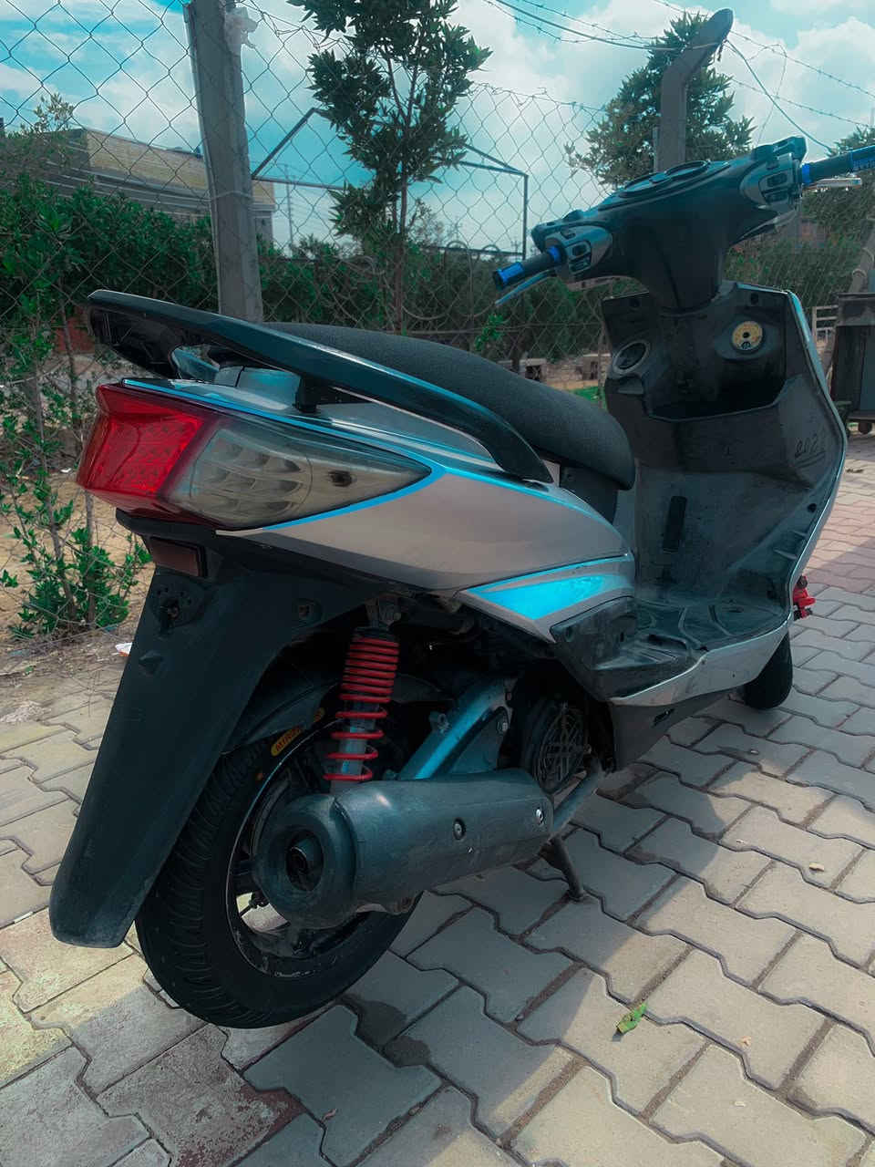 السلام عليكم سكنس فحل كابريتر
درجة بلادية بيه كلجات رياضي تخم تاير بيه جديد 
السعر 600 مجاله حك الجيه 
مكاني بغداد جسر ديالى القديم 
هاذة رقمي ‭٠٧٧٣ ٩٥٣ ٦٦١٨‬ 
متواجد ع الخاص ❤️
