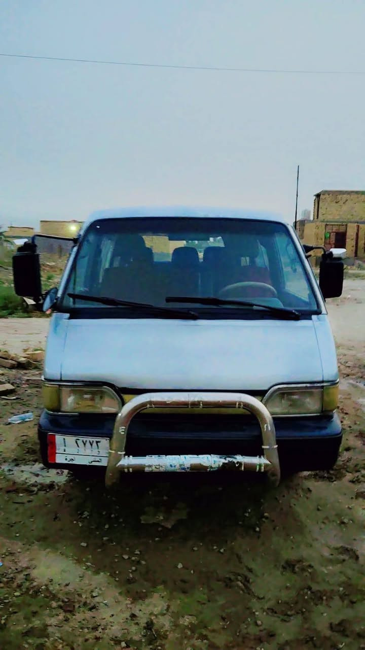 كيه بسته موديل 94سياره خير من الله كير مكينه اكسن حداديه تعمير جديد سياره جهزه ما نقص اي شي مصفره هيه وبحث وغرامات تحويل  ثاني يوم بسمي رقم*********** لحد يراسل خاص رقم موجود
