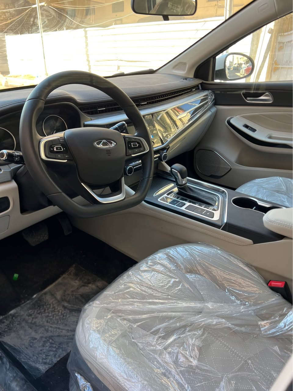 السلام عليكم 

شيري اريزو (5)للبيع موديل 2025
رقم بغداد  
وبيها ضمان شركة 6 سنوات 
السياره زيرو بعدها 
مكفوله كفاله عامه 
 مكان السياره بغداد الاعظمية 

السعر 16:500مليون 

*********** رقم الهاتف بغداد, العراق
