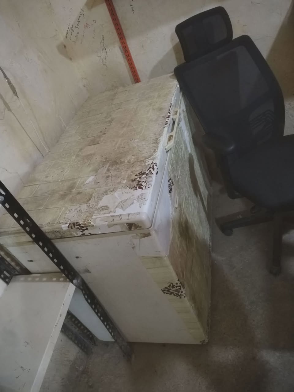 سلام عليكم قراض اللبيع مكلف بلنشر اتصل ارقم ***********

