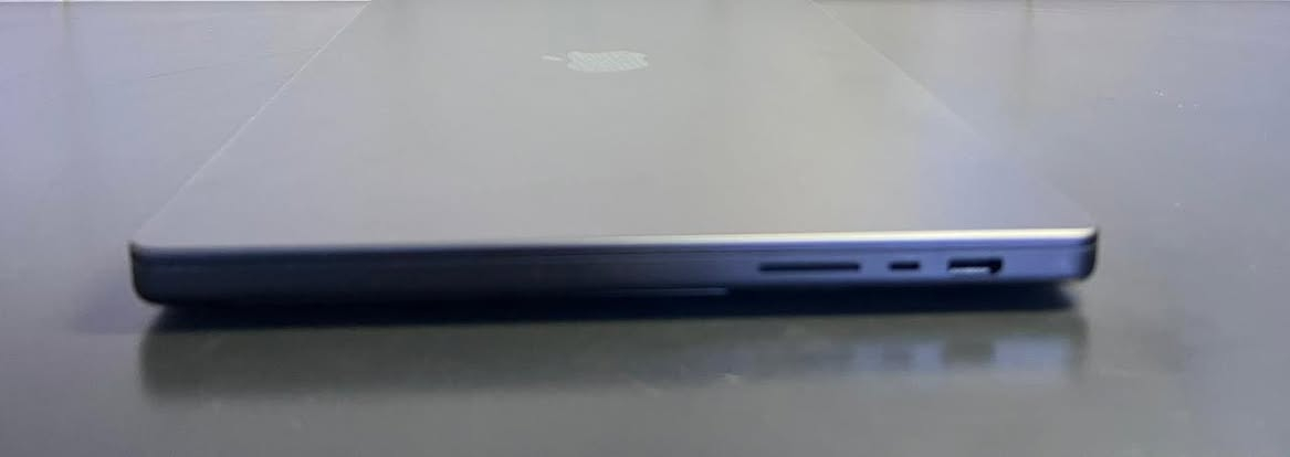 Macbook Pro M3 Max 16' 

Ram 48
SSD 1t

health 92 
cycles 195

Price : 4.000.000 
***********
