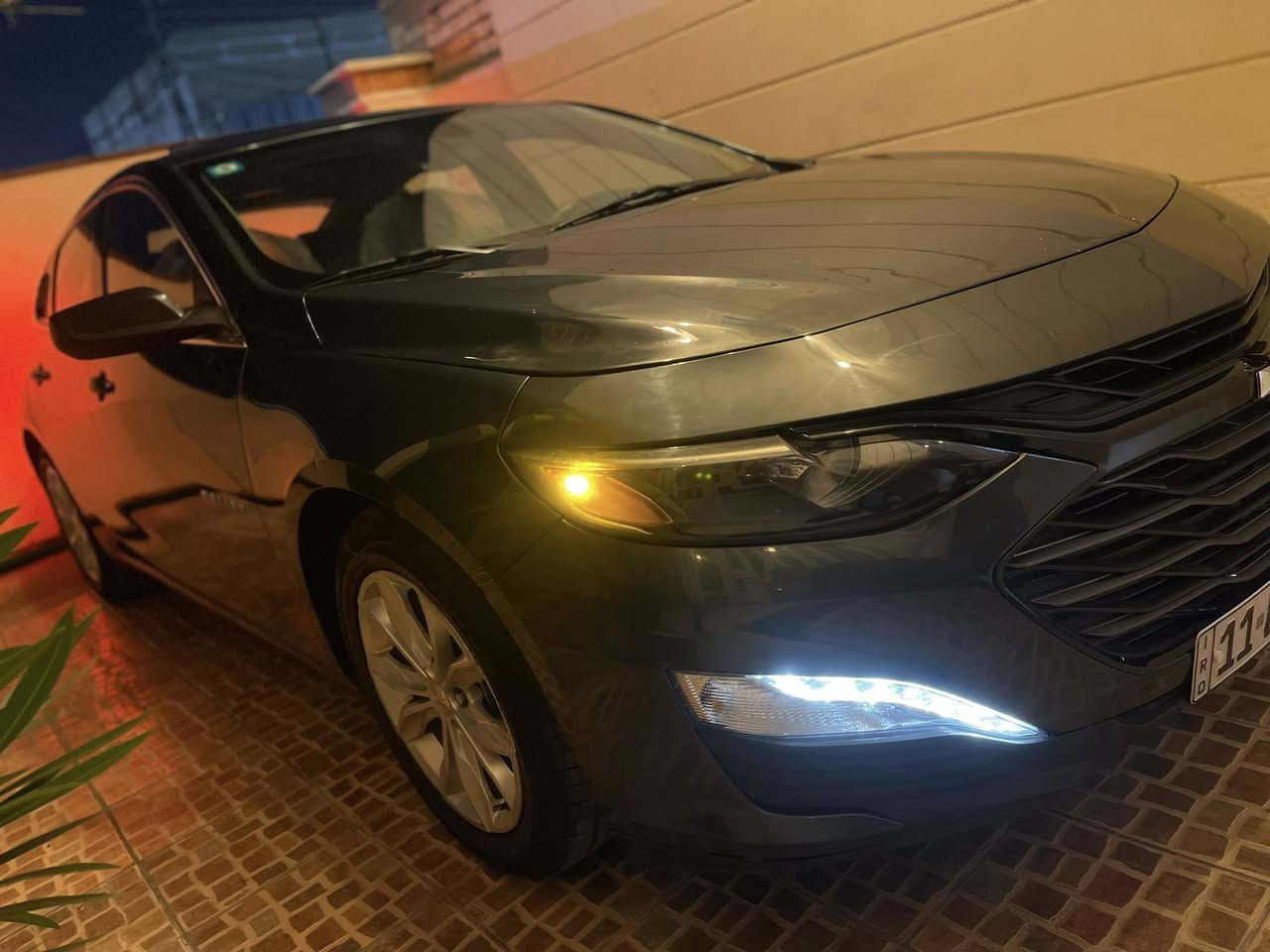 السلام عليكم 
للبيع فقط
ماليبوا 2019 
وارد امريكي حادث كلش بسيط بنيد فقط بدون دواخل (السونر مرفق)
شاصي لغد كلشي مكفول 
ماشية 84 الف مايل 
مواصفات lt2 فول 
من بانوراما وبصمات كامله وكشن كهرباء وتدفئة وشاشة ابل كار بلادي وبقية المواصفات 
لد امامي خلفي 
كير محرك بلادي ممفتوح وكلشي تمام 
بيهه بارد بالجاملغ الخلفي بسيط 
رقم بغداد الجديد وهزة جديدة باسمي 
مابيهه اي نقص كلش نضيفة 

السعر 112 بيهه مجال جدا جدا بسيط 
وكلشي اكو بالسوك 
مكان السيارة بغداد حي العامل 
***********
