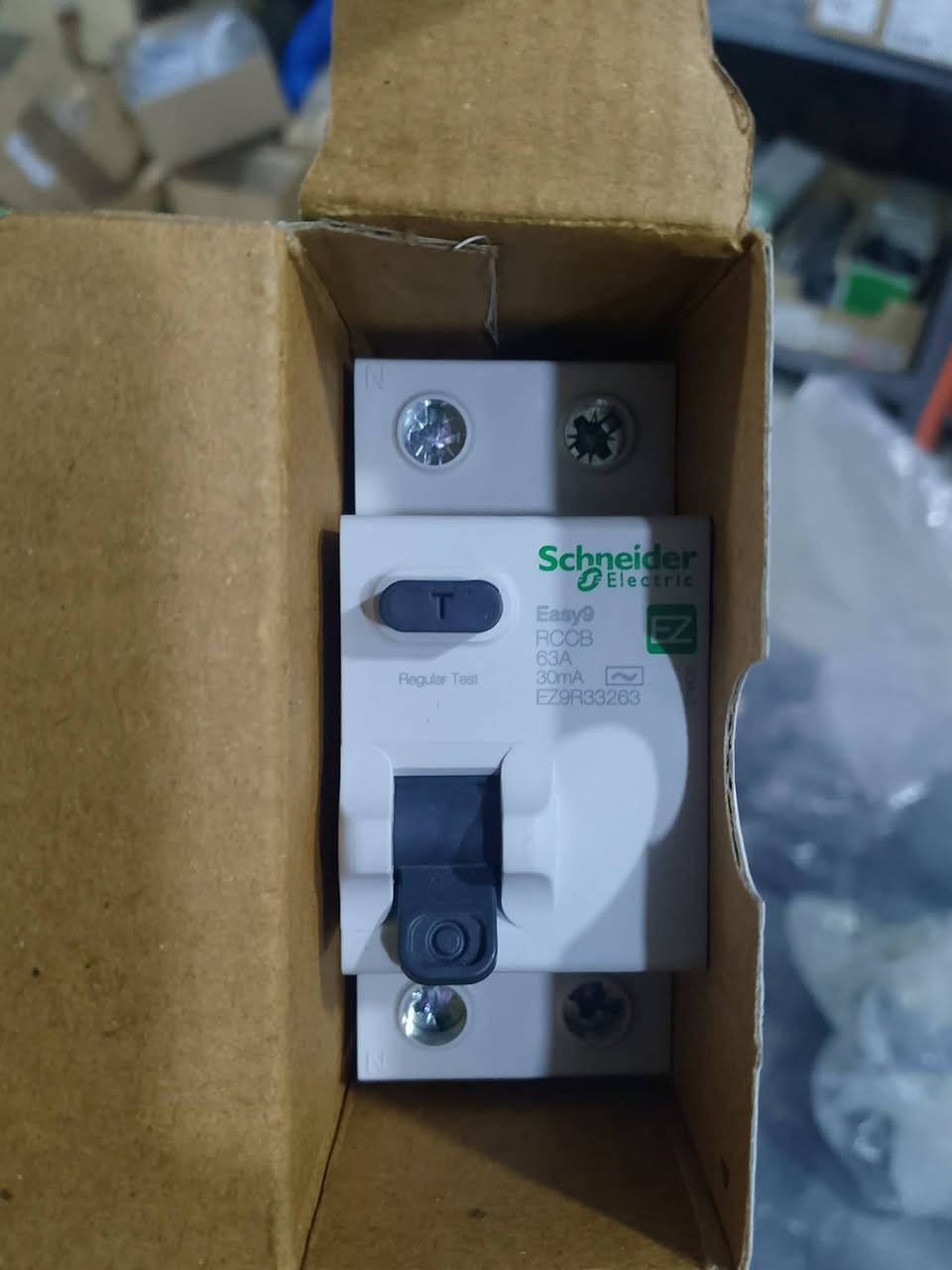 سلام عليكم ورحمه الله وبركاته
يوجد لدينا يرثكج ثنائي شنايدر فرنسي اصلي
باكيت جديد 63 امبير كميه محدوده 
سعر القطعه 15 دولار ارخص الاسعار التنافسية 
الاستفسار ***********
