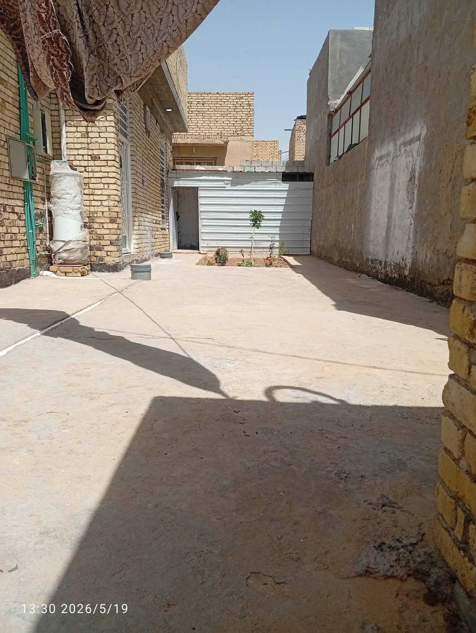 بيت للبيع المساحه 300بنا حديث درجه وله تفاصيل  غرفتين +وصاله +وستقبال+مطبخ حار وبارد+حمامات داخليه و خارجيه مناور  كراج جبير للسفتسار ***********
