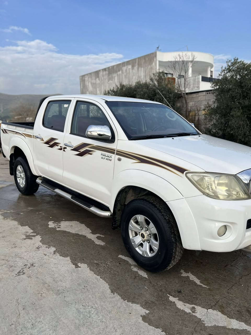 مەرزیە ٢٠٠٩
تۆماتیک
بئ عەیبو عار 
گئرو مەکینەی بەشەرت
تایەی تازەیە بئ مەسروفف
سەنەوی بەسەر نەچوە مانگئکی ماوە 
***********
***********
