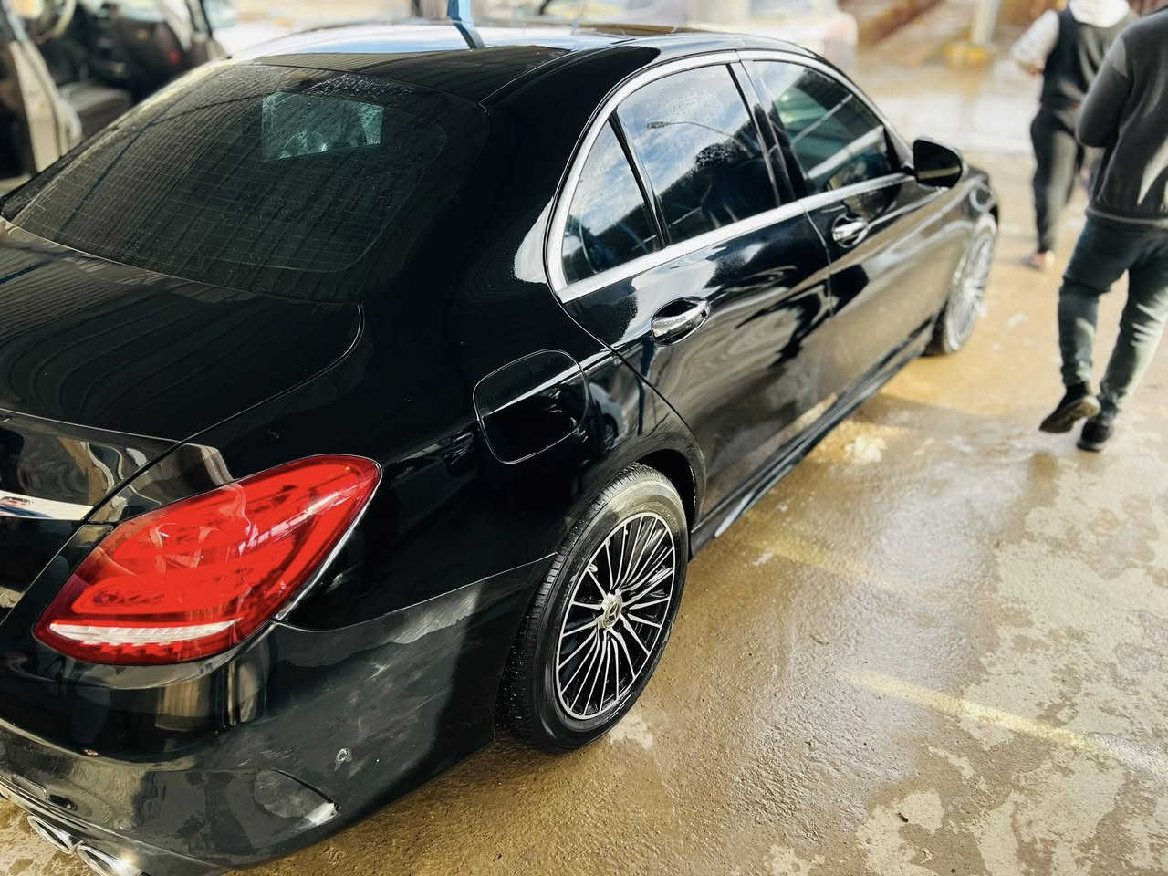 � للبيع مرسيدس C300 موديل 2017
• الحالة: ممتازة
• المحرك: 4 سلندر
• القير: أوتوماتيك
• اللون: اسود
• الداخلية: نظيفة
• الممشى: 130 الف كم
• الفحص: جاهزة للفحص
• السيارة استخدام شخصي
•الضرر صبغ بابين عكس سائق وقطعتين كلير امريكا 

💰 السعر: 210 ورقه (قابل للتفاوض بالمعقول)
📍 الموقع: تكريت
📞 للتواصل:***********
