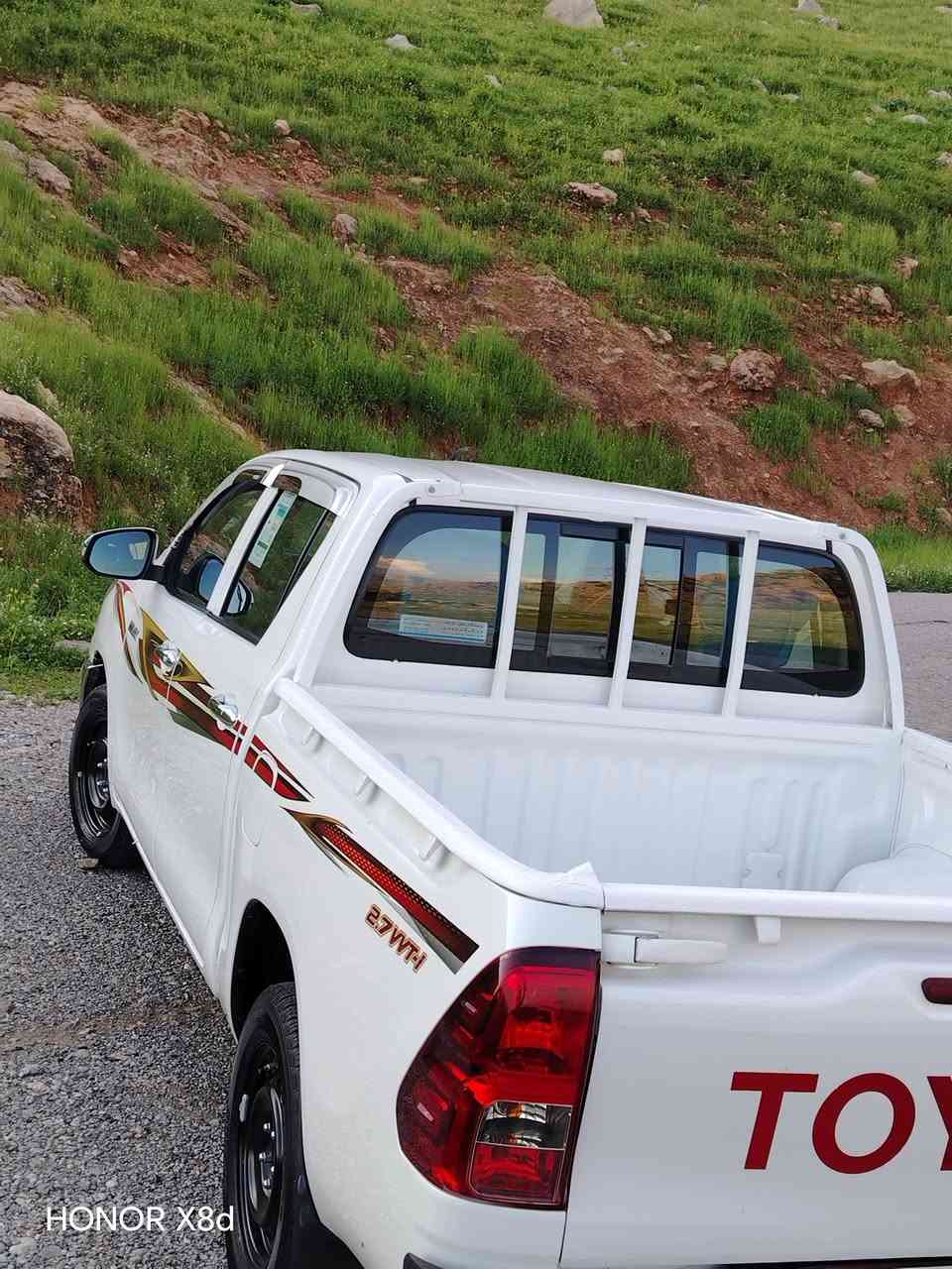 toyota hilux 2022
سحودی شەریکەی جیهان 
پارچەڕەشە لەسەر ساغی 
گێڕ مەکینە ئەکسل بەشەت بوڕغوی لێ بانەدراوە
بۆدی بیلادە
دەبڵ کوشنە
تەنها  64000ڕۆشتوە
بۆنی شەریکەی لێدێ 
نرخ212$مەجال
ژ.***********
