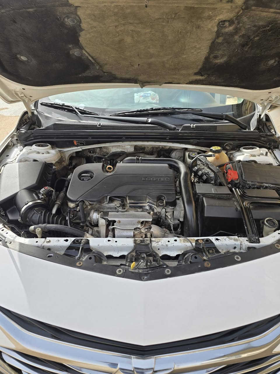 السلام عليكم ..ماليبو ١٨ لون ابيض بصرة ...بيها اربع قطع صبغ وربع الباب وبارد بالداير ..حادث بسيط مرفق مع الصور  *********** ..سيارة جاهزة ميكانكيا من حدادة ومنظومة تبريد كاملة وتايرات جدد ..ماناقصها شئ ..للمراوس مع الفرق سعر ٩٥..
