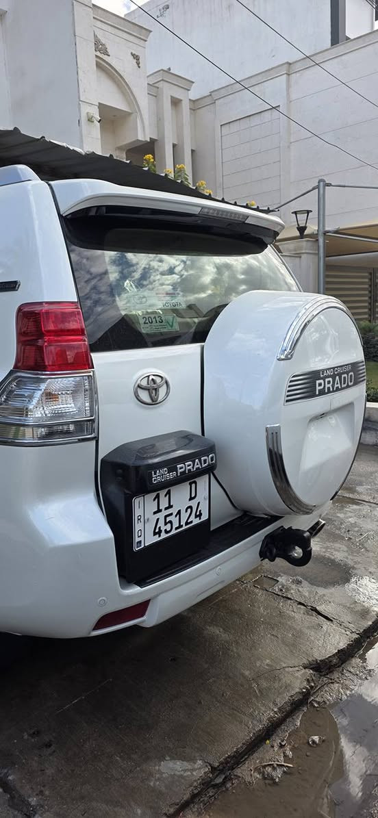 السياره جديده لوك شرط كلهه شركه بعدهه بوضع الزيرو جديد
المواصفات فول ١/١ كويتي معروف الساير  السبير والعده مامستخدمات زيرو جديد بشكل مكفوله من الصبغ والبارد ومن كلشي حته مكفوله حته البلاستك كفاله محرك كير صدر تخم تاير بعده كله جديد  ونعومته خير من الله ماشيه ٦٨  الف وعل فحص عل شرط استخدام شخص من الشركه لحد هسه عدنه الموصفات كويتي فول 
فتحه سلايت 
بصمه 
١٠ ايرباك 
دبل تانكي 
هوك خلفي 
مري شفط وترحيب 
فول تحكم استيرن 
كروز سرعه 
داخل صاج ملكي 
دركه صاج 
كشنات جلد وبعدهن بنايلون الشركه وال ٧ راكب بعده مامفتوح 
سبير معلك 
محرك 6 سلندر 4000
فورويل دفع رباعي 4x4 
7 راكب 
السياره جديده وبل عافيه عل ياخذهه 
مكان السياره بغداد زيونه مقابل مول دريم سيتي 
***********
