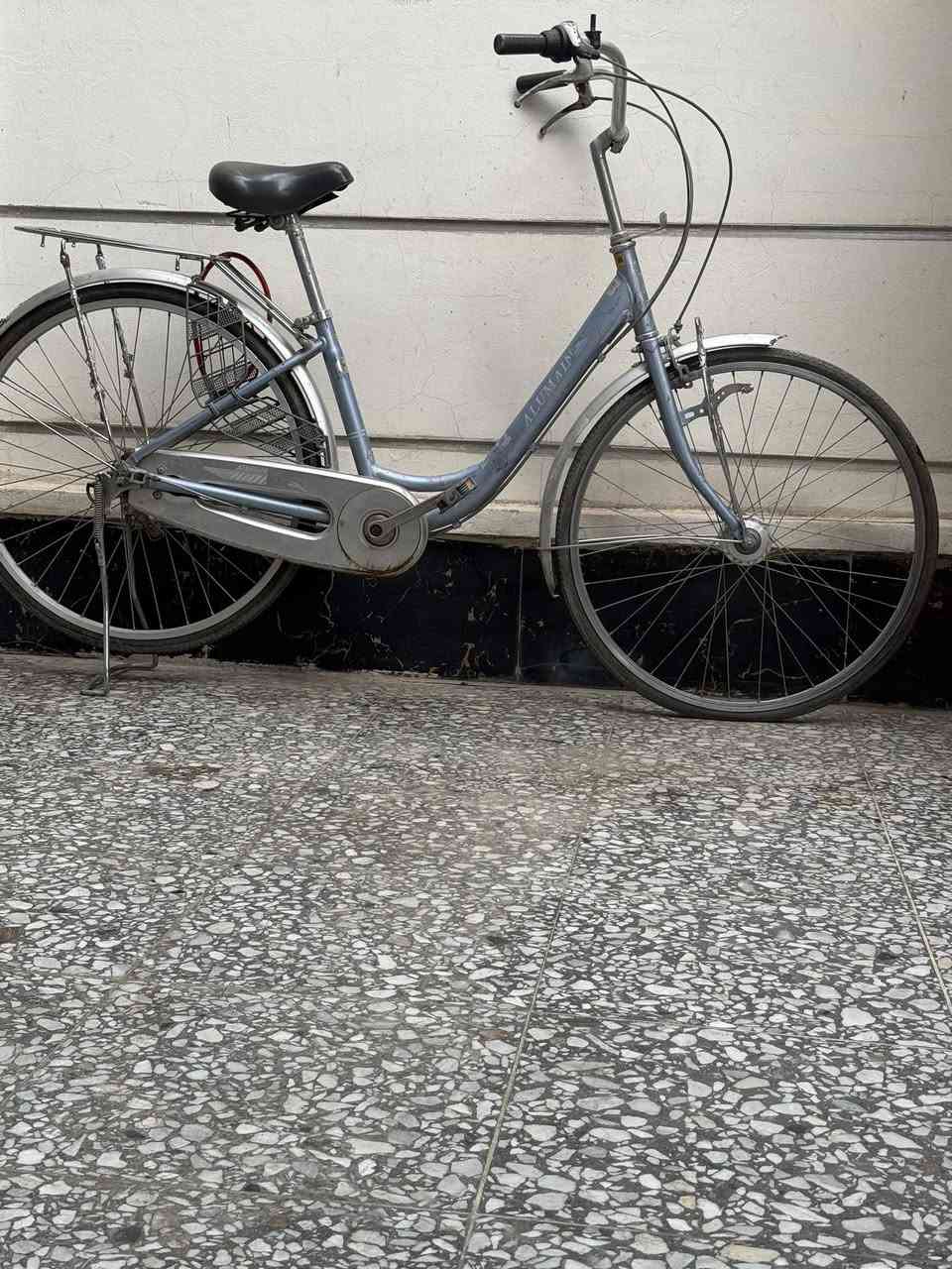 ‏السلام عليكم باي سيكل جديد نظيف حجم 26 أبريك امامي خلفي نظيف سعر 85 عنوان بغداد الدوره الرقم***********
