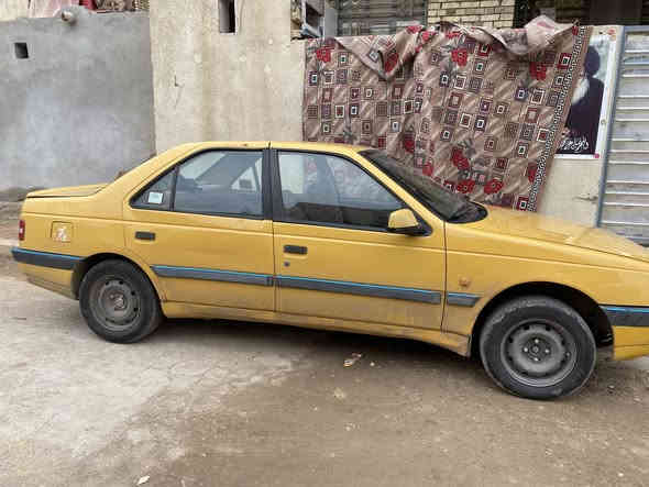 السلام عليكم بيجو 405مديل 2015كفاله من الضربه فقط دوس وهلالات معمره محرك كفاله من التنقيص وتبخير كير كفاله كهربايات شغاله خير من الله حداديه نص عمر سياره مصفره هيه وغرامات السنويه 2026السعر 40وبيه مجال مكان السياره ميسان العماره الستفسار ***********ما متواجد فيس
