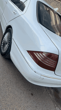 السلام عليكم 
مرسيديس غواص 350
موديل 2001 
رقم شمالي 
بيه 3 قطع صبغ جمالية
سعر135$
رقم ***********
