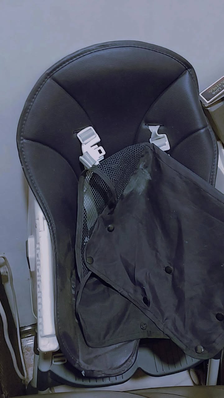 مرجوحه ب100
عربانه 40
كرسي طعام 50
للاستفسار خاص او الاتصال 

***********
***********
