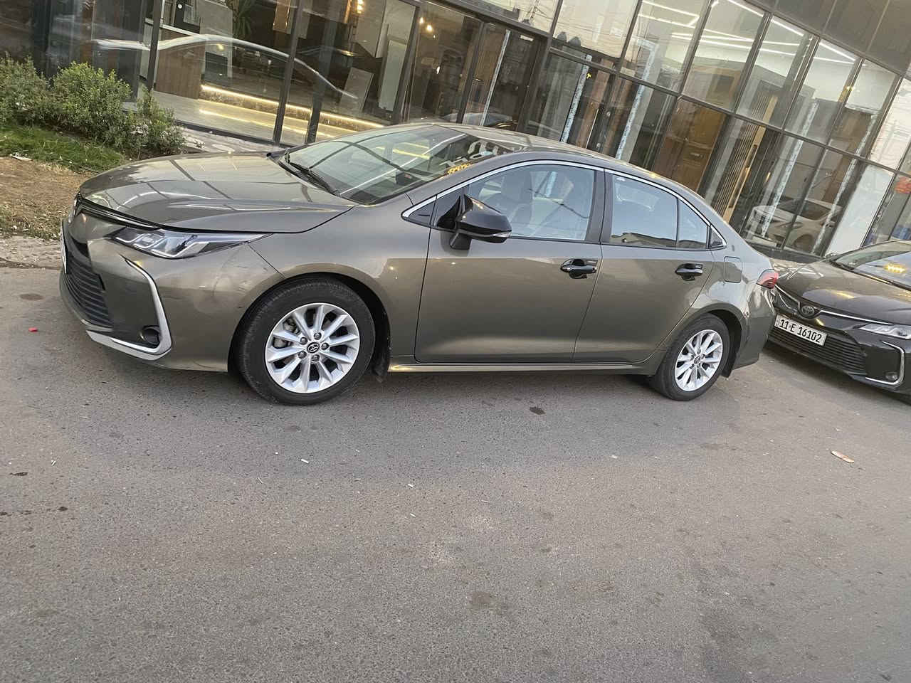 يا الله اسلام عليكم كورله 2023 خليجي محرك بانزين ياباني لسيارة جديدة رقم اربيل ابئشمي لتحويل ثاني يوم لسيارة طلعت من لشركه على ايدي صار بيه صبغ بل بنيد وبارد بل خشم مال بنيد وبل جنطه بارد جوه لرقم ابعع قطه وحده صبغ بس ول بارد كوله تدري بي ما محسوب شي مهم بل سيارة لسيارة ماشيه سبعينات 70 يعني بعده جديدة بانزين كوله محسن لسيارة مال جني  دهن ارقه نوعيه صدره مال شركه بعده لطسه فول نعومه دعاميته مثل ما موضحه بل صوره بيه خدوش بصيطه محرك مكفول من لبرغي اذا مبدل بيه كولشي بيه شركة مواصفات فتحه سلايد تحكمات ستيرن تبريد خير من الله ثلج فول مواصفات من عده بصمه سيارة سويج ذكي ابو لجوزة ويل كب 16 سيارة ويل عدد 5 ويه لسبير عنوان بغداد كرادة لتواصل واتساب او رصيد متوفر اربعه وعشرين ساعه *********** لسعر خاص وشكرا
