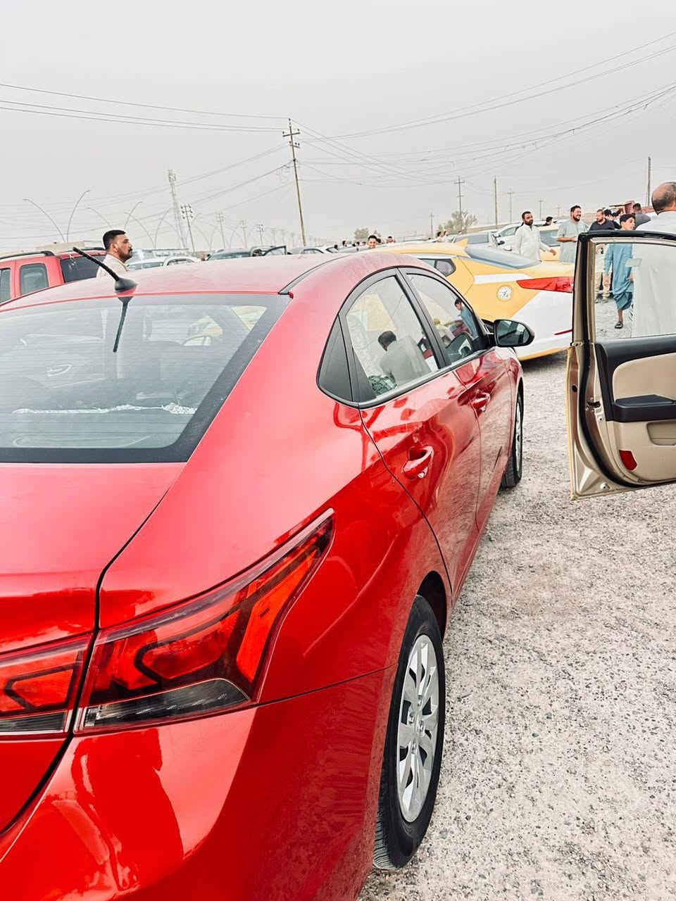 اكسنت ٢٢ وراد امريكي  ماشيه ٣٢ حقيقي
نص فول تحكم ستيرن 
 سياره حيل جديده نايم بل بيت 
مستعجل على بيعته
بيه فقط قطعه وحده صبغ من امريكا 
بدون دواخل  
سعره ١٢٥ بيه مجال 
***********
