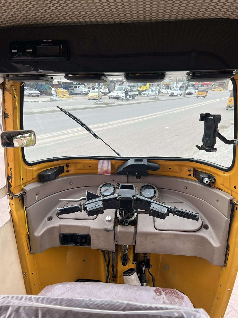 سلام عليكم شباب تكتك حلوه ونضيفه كدامك بل صور نضافتها تخم تاير جاهزه كبل للشارع موديل 2018/12/8داخله بل 2019/2/26عنواني بغداد دوانم البياع السعر٤١٠٠قفل أوراق مو رقم***********
