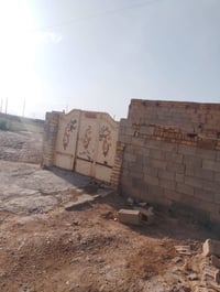 بيت للبيع • ٢٠٠م • مقابل مستوصف ابو شطيب