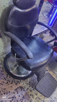 كراسي عدد 2 سعر الواحد ب125 وبيهن مجال07721423996 بغداد مدينه الصدر