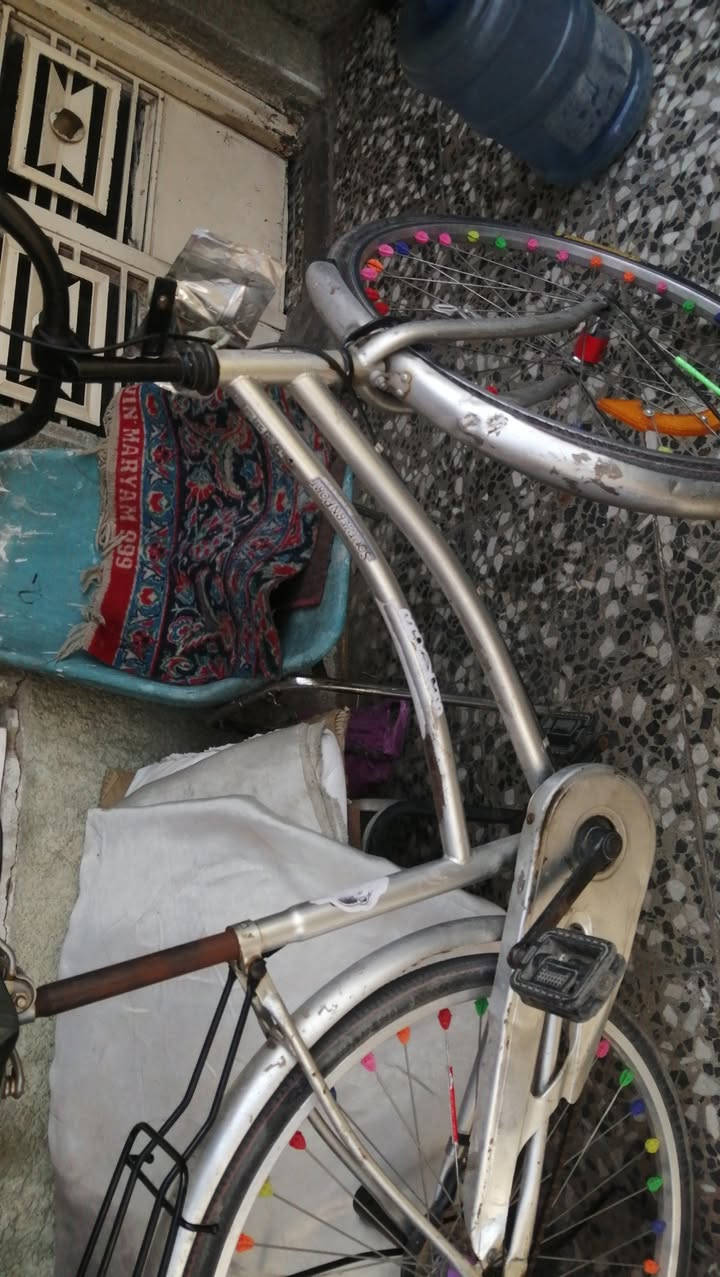 السلام عليكم باسكل بناتي حجم ٢٦ للبيع ب٨٥ وبي مجال بغداد البنوك
***********
