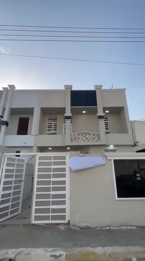 سلام عليكم ورحمة الله وبركاته
يوجد لدينا بيت 150 متر طابقين 
غير مسكون 💯💯بناء 2025
  بي 4 غرف نوم وصاله ومطبخ وصحيات سيراميك للسقف أرضية مرمر كافة الخدمات ماء مجاري كهرباء شارع 10متر تبليط
 تسليم مفتاح طابو زراعي اقرار محكمه سند٢٥ البيع مباشر
 معه صاحب الأرض 7 كيلو عن الإمام الحسين عليه السلام 
 العنوان مجمع القربه 
للتواصل و الاستفسار الاتصل على الرقم التالي :
*********** ☎️
حيدر الغراوي
 للعقارات والمقاولات العامة
 بيع فقط (❌لا مراوس ولا رهن❌)أعتذر عن الجميع 🙏
https://www.tiktok.com/@haedar_alghrawi?_t=8izklQOmn7F&_r=1
