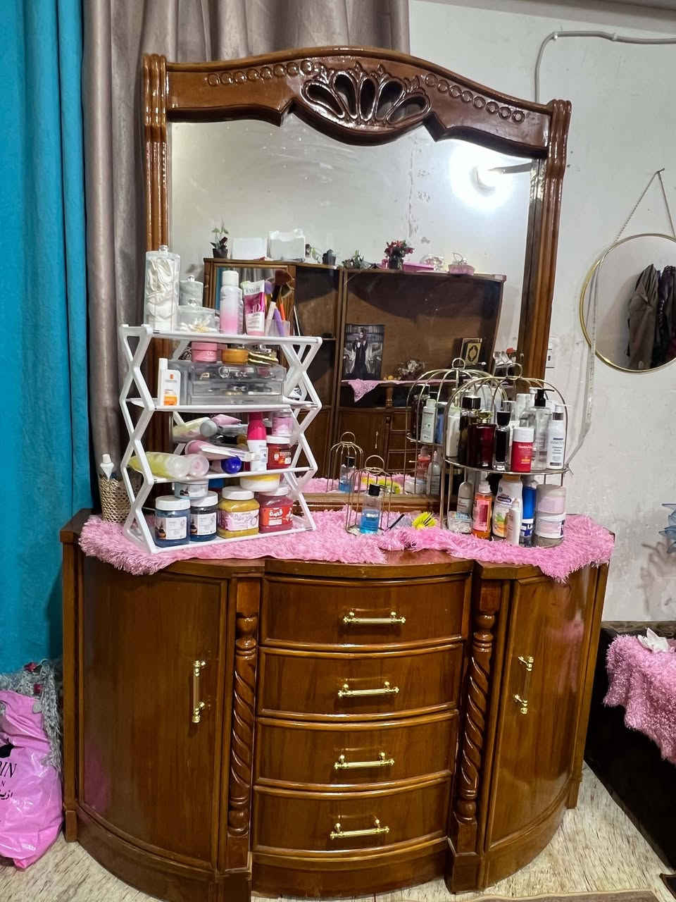 غرفة نوم صاج داخل وخارج  كنتورها ابو ٦ ابواب وملحق كاملة وجاهزة من الصبغ للمفتاح نظافة واحد على واحد الاستفسار خاص


**إذا كنت صاحب هذا الإعلان وتريد حذفه لأي سبب، رجاءا أرسل رسالة إلى الدعم الفني**