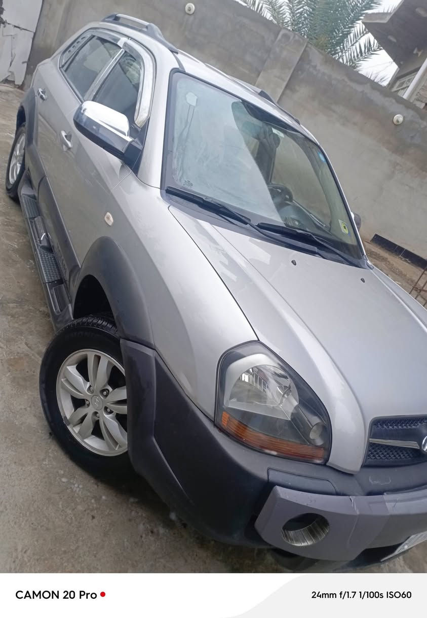 سلام عليكم 
توسان مديل 2009بدون حادث كلين بدون قطرة صبغ بدون شخوط بدون جراد صفاح شرط موس سيارة جديدة حيل مال جناي ماشية 160حقيقي مكينة وكير لا فتح لا تبخير لا تنقيص شرط برغي ممفتوح بيهن صدر امامي خلفي جديد زوجين تايرات قبل سبوعين شادهن جدد سنوية ل28تحويل ثاني يوم سيارة ربع متصرف عليهة تبريد ثلج تدفئة نار 
 مكاني ديالى بعقوبة سونار بل منشور
شراي تصل ودلل ***********
