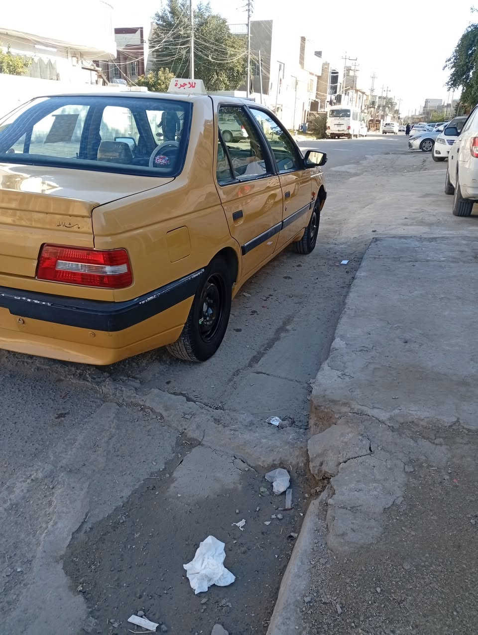 من رخصت الادمن اخواني لميس موديل 15 كفاله السياره بيهه فقط جاملغ امامي صبغ رقم بغداد تحويل مباشر مصفره هيه وغرامات مكينه وكير فرنسي قبل 25يوم شاديهن كلج جديد مشط وصدر كارتون سياره خير من الله كهربائيات كلهه شغاله 
للبيع وسعره 42وبيهه مجال حك الجيه بس 
ومكانه بغداد حي المواصلات واي استفسار على رقمي *********** ابوزينب
