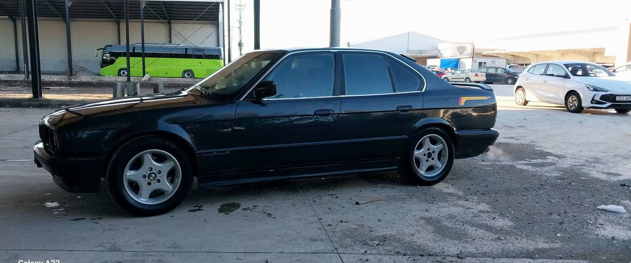 بەناوی خوا
  تکایە هەمووزانیارییەکانم نوسیوە بێ کەم وکوڕی
***********_***********
ئۆتۆمبێلی جۆری BMW520گێڕ عادی بۆفرۆشتن
مۆدیل1991 تەبریدوگێڕومەکینە بەشەرت
 ئاڕم پلاستیکی هەولێر ئەوەلیات بەشەرت
(شار سلێمانی) سعرى29وەرەقەومەجالێکی زۆرکەم
***********_*********** 
Follow me👇👇
https://www.instagram.com/sanoshoping?igsh=MWs2aHA3dGxxcXUxNg== السليمانية, العراق
