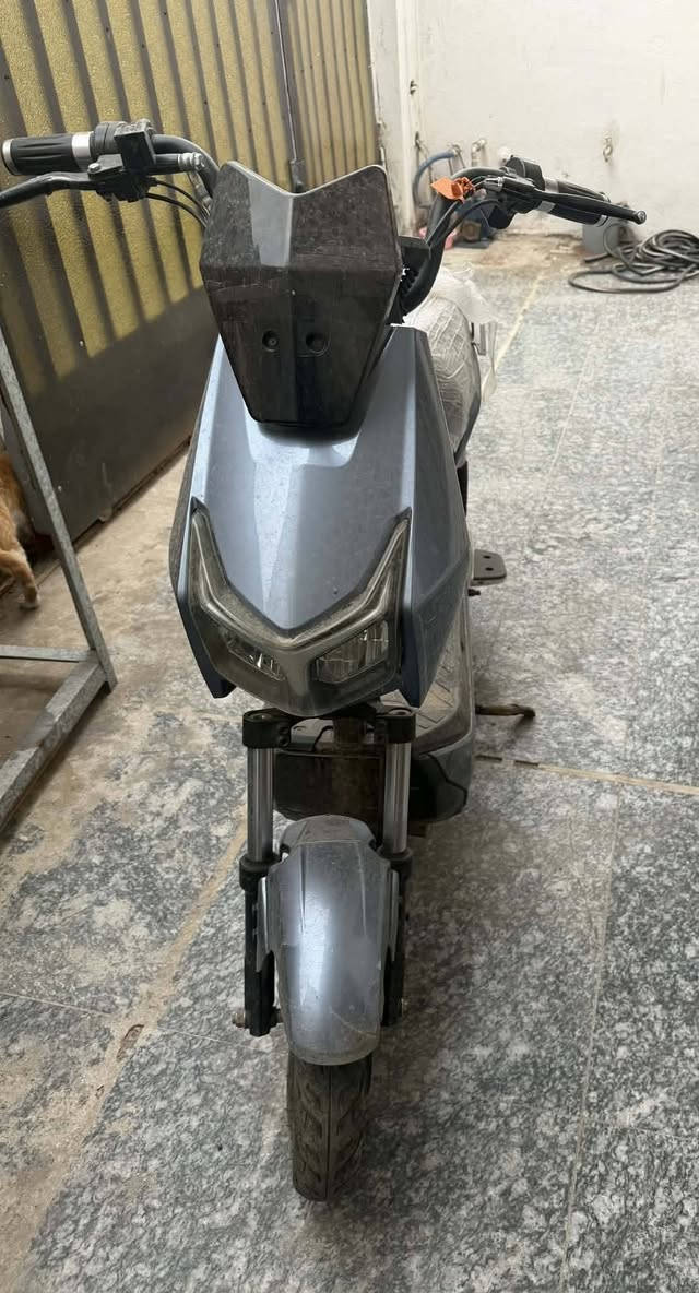 للبيع بعده بجيسه فقط اشايره شالعهن  السعر 275 وبيه مجال حك الجيه مكانه بغداد الجديده   ***********
