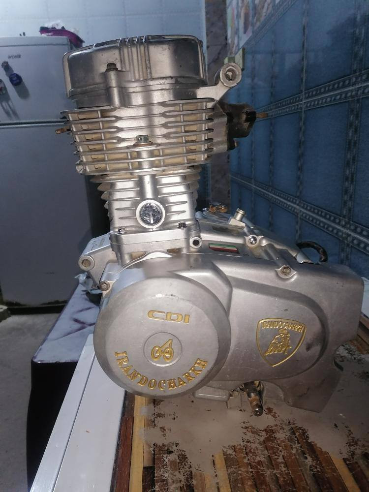 سلام عليكم مكينه للبيع ارشه 2020 السعر 100وبيه مجال ***********
