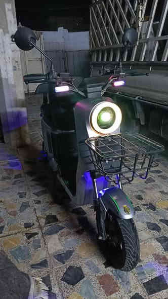 السلام عليكم
دراجه R9
نضيفه 
وكاله حسن وحسين 
المواصفات 
لد نهاري 
لايت عالي ناصي
3شاشه بلوتوث 
4 منفذ شحن للهاتف
5 اناره 
6 سرعه 109Km
7 مفاتيح 2 مع كارت وريموت
 الدراجه نضيفه مابيها اي عطل مابيها
السعر 525وبيها مجال 
العنوان بغداد الشعب 
للاستفسار ***********
