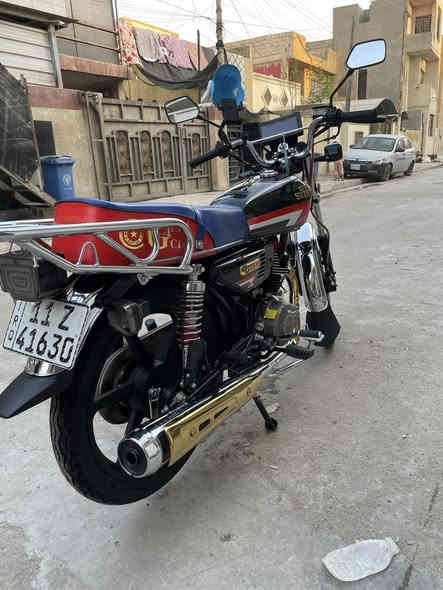 السلام عليكم 
دراجه شاينك للبيع موديل 2025 مرقمه بغداد دراجه زيرو ماشيه بس 2000 الفين صار شهر من امنزلها من الرمبه شخط مابيها السعر مليونين 
تواصل واتساب ***********
