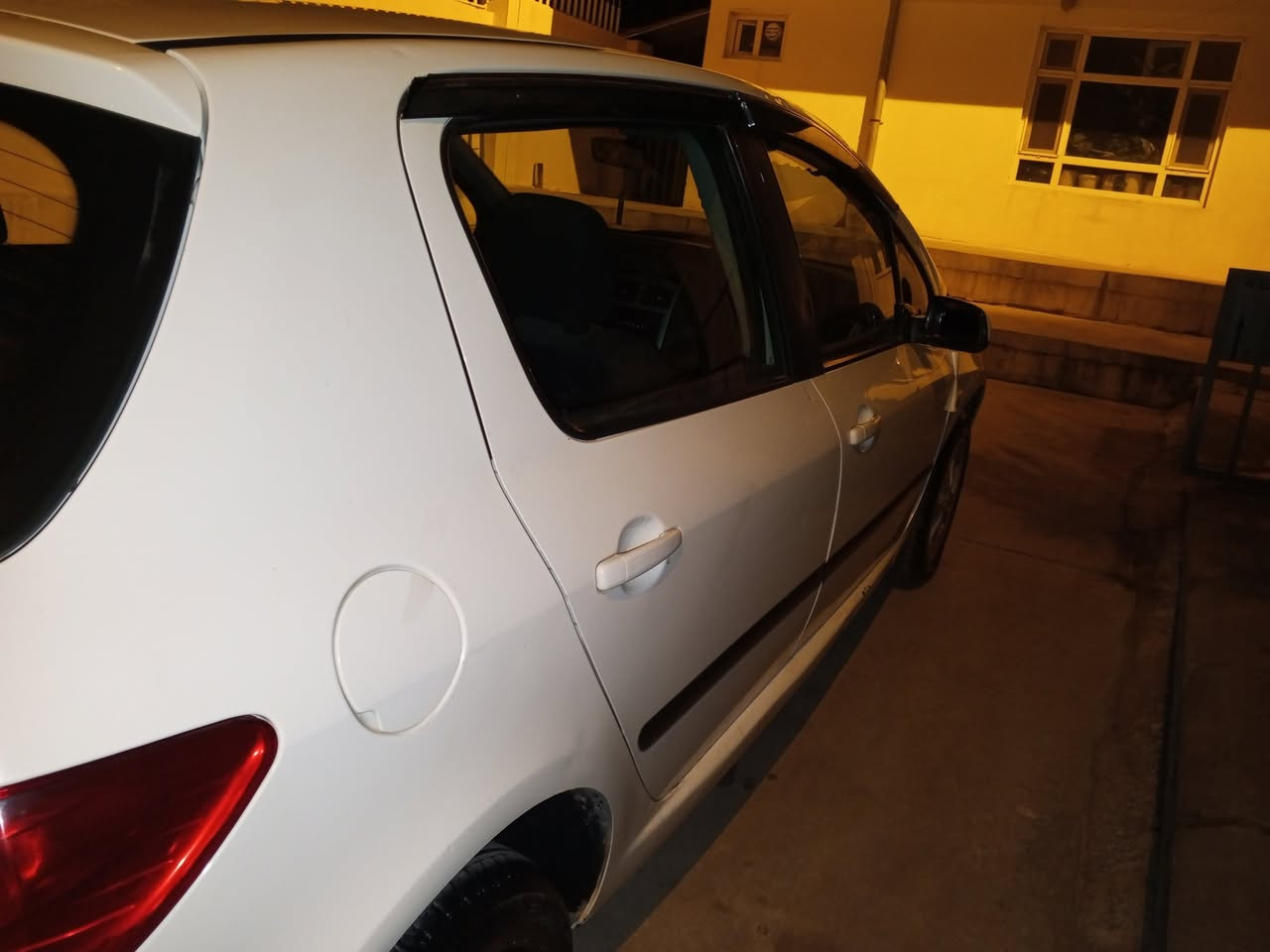 بێجۆ مودیلی 2006بی بۆ یاخ فحسی تازە بو کراوە ئارم و ئاولیات و تە قە و رە قە مە کینە و گیر تە بریت بە شە رتە یە ک دینار مە سە رفی نیە سعری 46مشتە ری نیتە سە رم مئێشینە ***********      ***********
