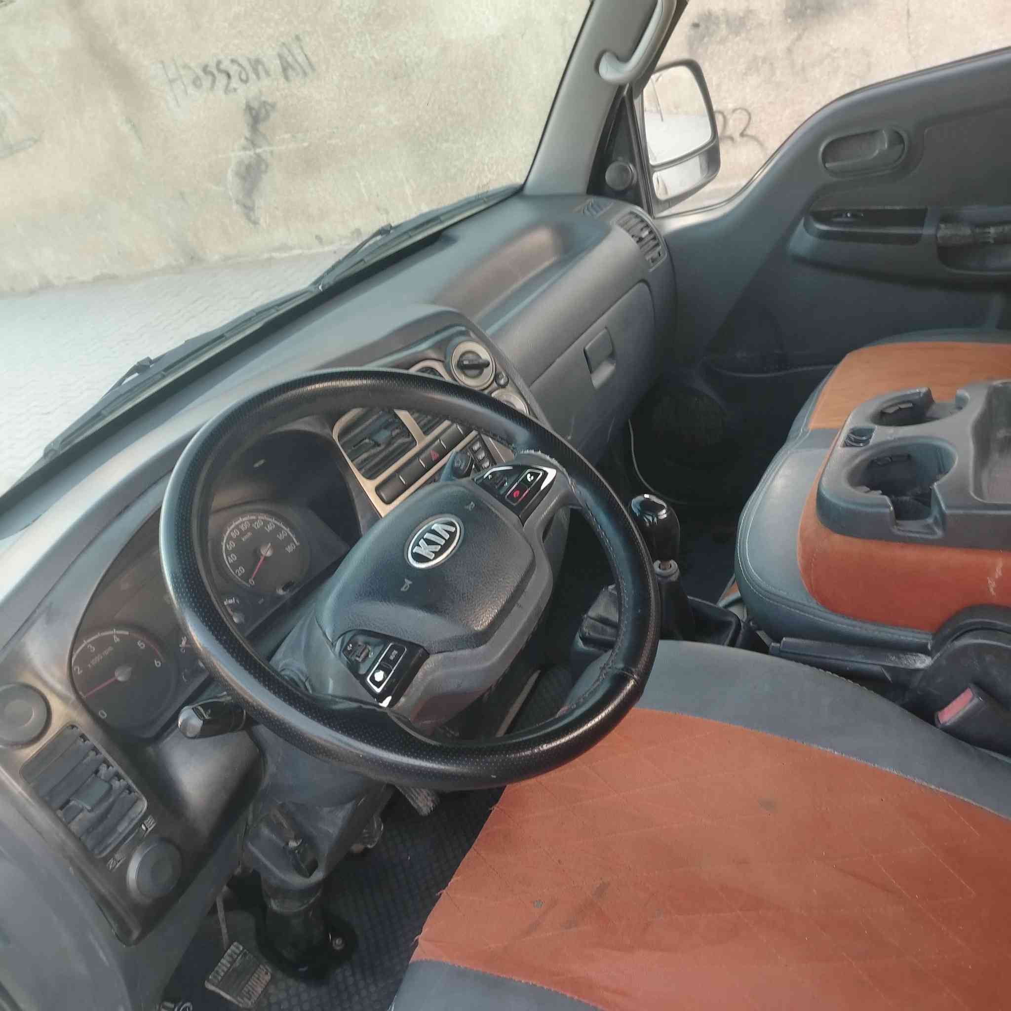 السلام عليكم ورحمة الله وبركاتة
للبيع كيا موديل 2015
محرك 2700
 السيارة كفالة عامة وجديدة مذب عليها ربع دينا گبل للشارع توكل الشغلك بيها

 السعر 115

مكان السيارة بغداد المعامل

 السيارة استخدام شخصي 

رقم التلفون ***********
