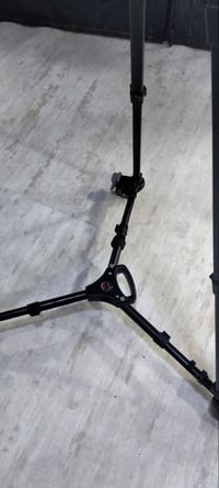 ستاند • ألماني أصلي • مقفل