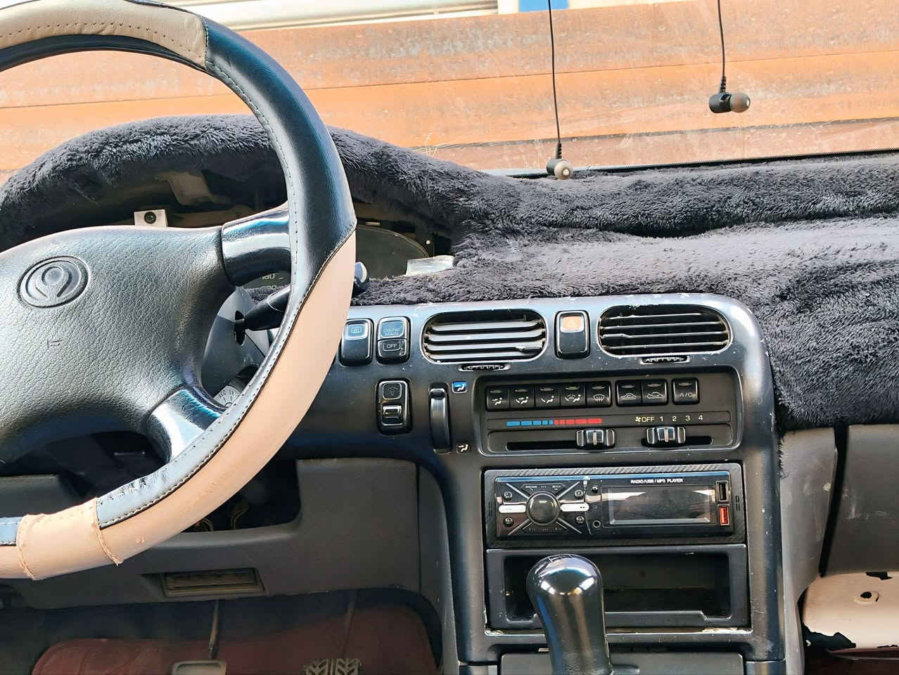 سەرەتا بەناوی ﴿ اللە ﴾
MAZDA FSUSYA 
بۆ فرۆشتن. سەیارەیەکی هەتابڵێی پاک ماوەتەوە..
هەر چوار جام کارەبای. تاقم کوشن بیلادی زۆر پاکە 
سبوغ. عام نیە بە عام دەی فرۆشم بێ سەقف.بێ دەعموو لێدران. 
مۆدێل ﴿1992﴾ ئاڕمووسەنەوی بەشەرت. 
مەکینە گێڕ بەشەرت. تەبرید ساردو 🥶و گەرم 😰مەزبووت 
تاقم ویل {alentray 2020} لەسەرە...
بێ قپوو قۆپ سەیارەکە زۆر ڕێکە.. 
دەعامی بۆ دەعامی بەشەرت..
                                                    46$ معامەلە 
☎️..***********
