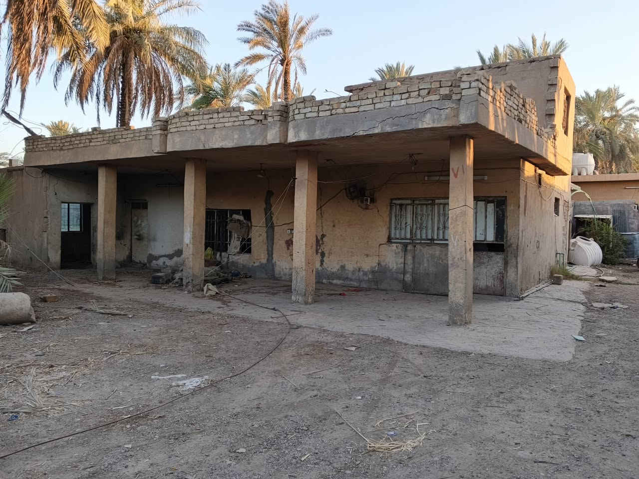 دار مع قطعة أرض للبيع 
وقف سني سكني 
المساحه 1500متر
المدائن المشرؤع مقابيل جامع سيد احمد الرفاعي 
للاتصال 
***********
***********
