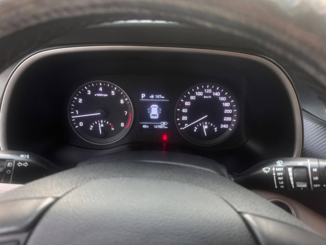 السلام عليكم مكلف بالنشر 
توسان ٢٠٢٠ استلام شركة 
رقم بغداد بيها طخة باب لصف سايق ومعدلة على البارد وشخط باب سايق والي وره ومرشوش والباقي كله مكفول تحويل ثاني يوم سعر 200$ ورقه عنوان السياره بابل
حسام ***********
