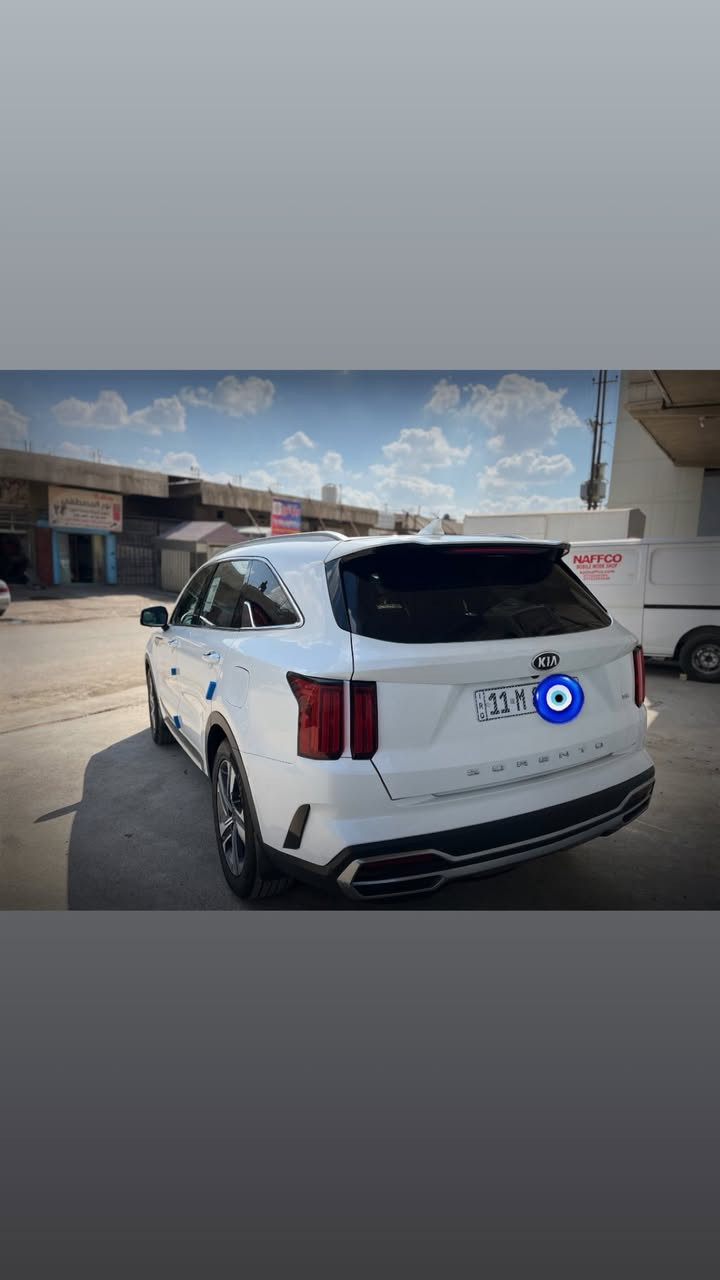 السلام عليكم 🌹
🚗 للبيع – كيا سورينتو 2021 🚗
🔥 
🌍 وارد: خليجي (كفالة عامة)  
عده بارد إصبعين يم العلامه مال صندوق +بارد نهايه باب السايق على كد اصبعين 👌🏻
🎨 اللون: أبيض  
📏 الممشى: 65,000 كم  

⚙️ المواصفات:  
- فل مواصفات  
- بصمة تشغيل + تشغيل عن بُعد 
- ⁠كامرات 360درجه  
- ⁠شحن لاسلكي 
- ⁠اربع منافذ شحن 
- سقف بانوراما - ⁠ 
- كير ماوس  
- هاند بريك بصمة  
- كشنات جلد  
- 7 راكب مريحة (عائلية)  
- محرك 6 سلندر (3500)  

📍 الموقع: بغدادالكراده  
💰 السعر: 28,000$ قابل للتفاوض   

📞 للتواصل: ***********  

✨ السيارة نظيفة جداً وجاهزة للاستخدام، ما تحتاج أي صرف
👌🏻
