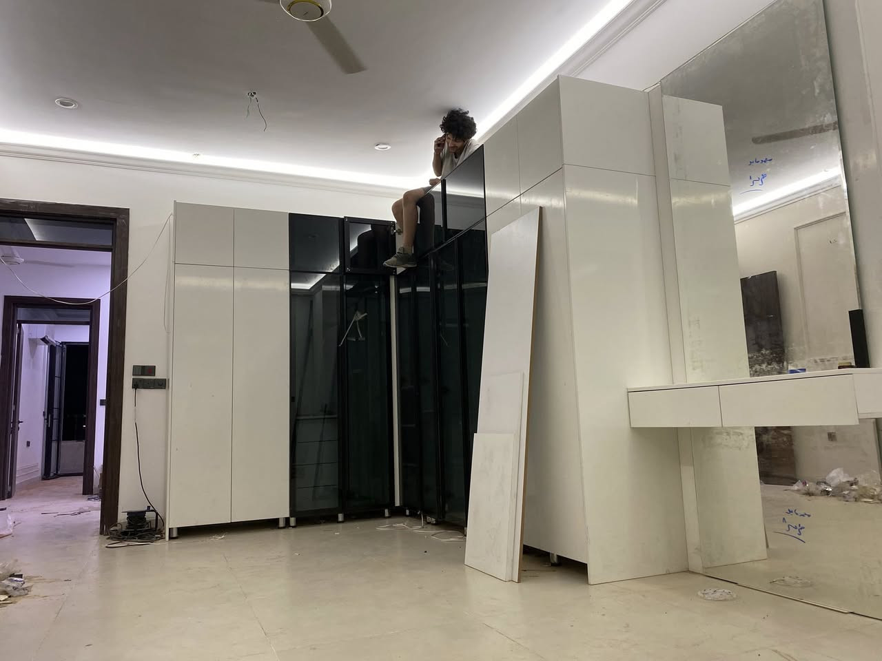 كادر نصب وتنفيذ كافة الديكورات والمطابخ وغرف النوم والدرسنك روم داخل وخارج بغداد 

للاتواصل 
***********
