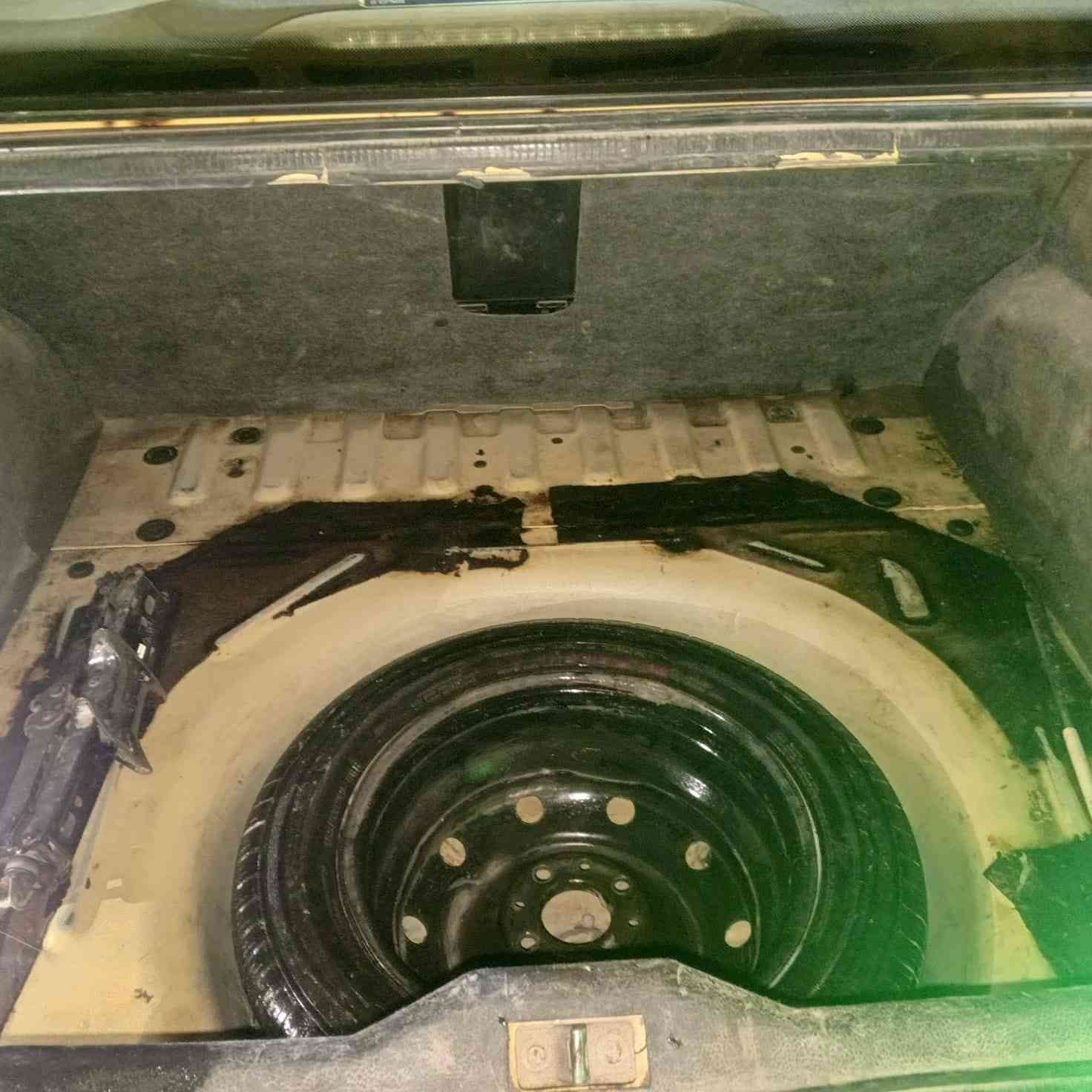 السلام عليكم
سمند ١٢ مال بيت يعني ماشتغل بيها سياره تبريده شغال للبيع  رقم بغداد تفاصيل خاص..***********

السعى 42 وبيها مجال لطيبين معقوله محد يدور نضيف..

