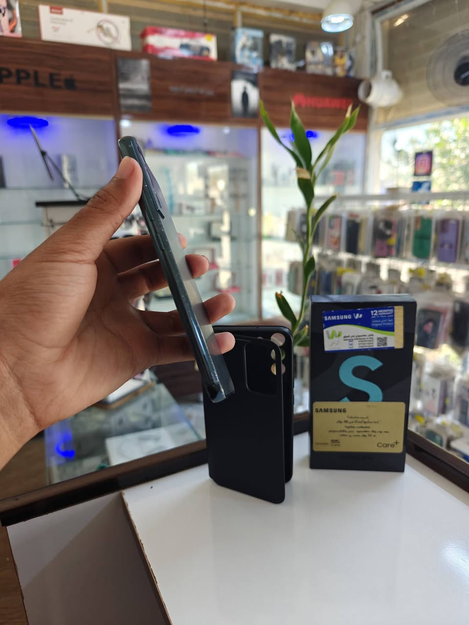 S 22 plus 5G (نسخة الشرق الاوسط ضمان الفهد)
ذاكره 256 رام 8+8 
شاشه داينمك اموليد 120 هيرتز
بطاريه 4500 مل شحن سريع 45 واط
مضاد للماء والغبار بمعيارية ip68
كاميرا خلفيه تدعم الفيديو بدقة ال8K 
تدعم الكاميرا زوم طبيعي حتى 3X
وزوم دجيتال 30X 
الجهاز كامل المحلقات مع كفر سمارت أصلي 
 ومكفول من الخلل والصيانه
للبيع او المراوس السعر 435 الف 
مكاني بابل / المحاويل


**إذا كنت صاحب هذا الإعلان وتريد حذفه لأي سبب، رجاءا أرسل رسالة إلى الدعم الفني**