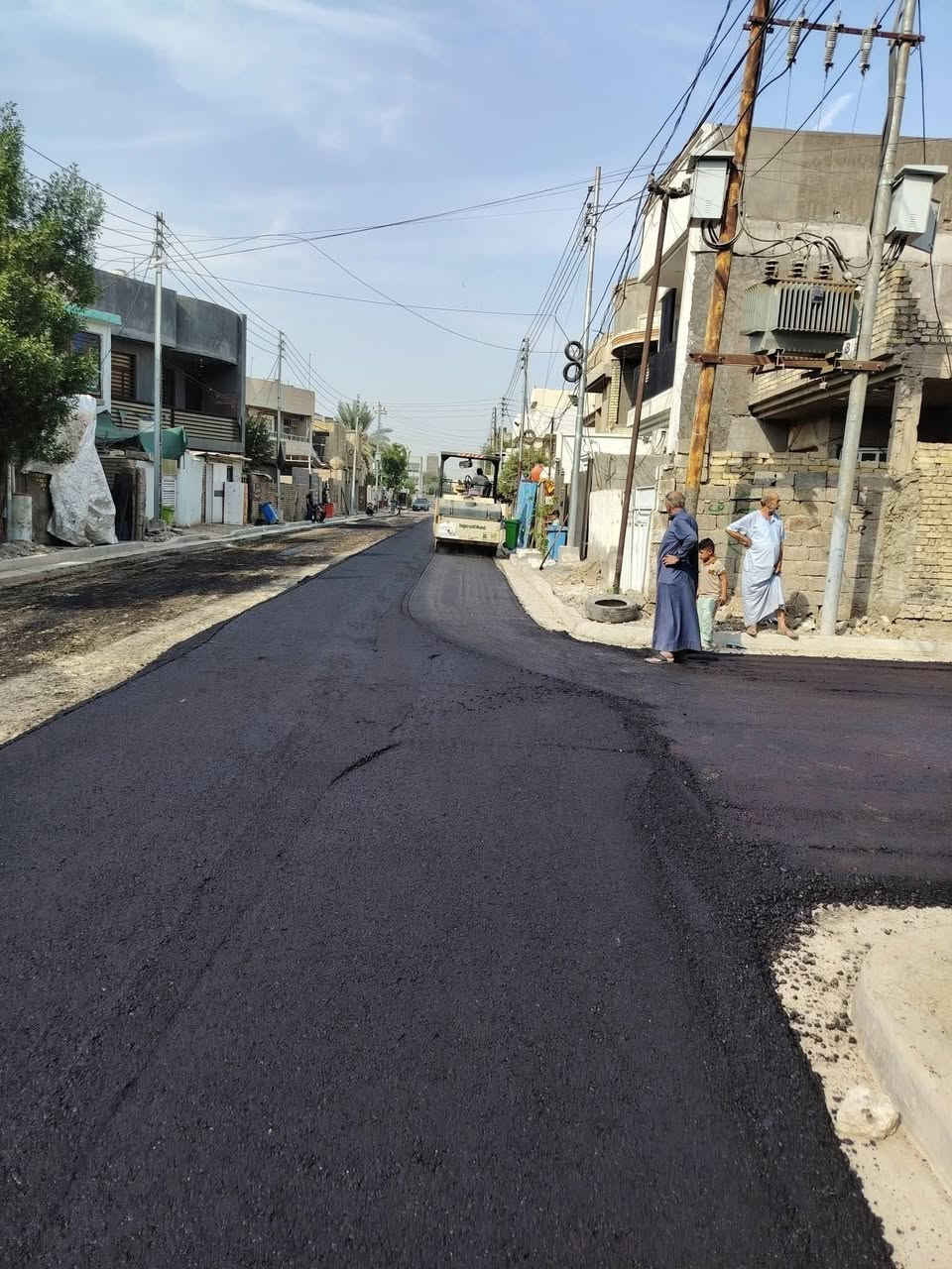 السلام عليكم مستعدين لتبليط الشوارع الحكوميه والزراعيه وبأسعار  تنافسيه كافه محافظات العراق الاستفسار  ***********
