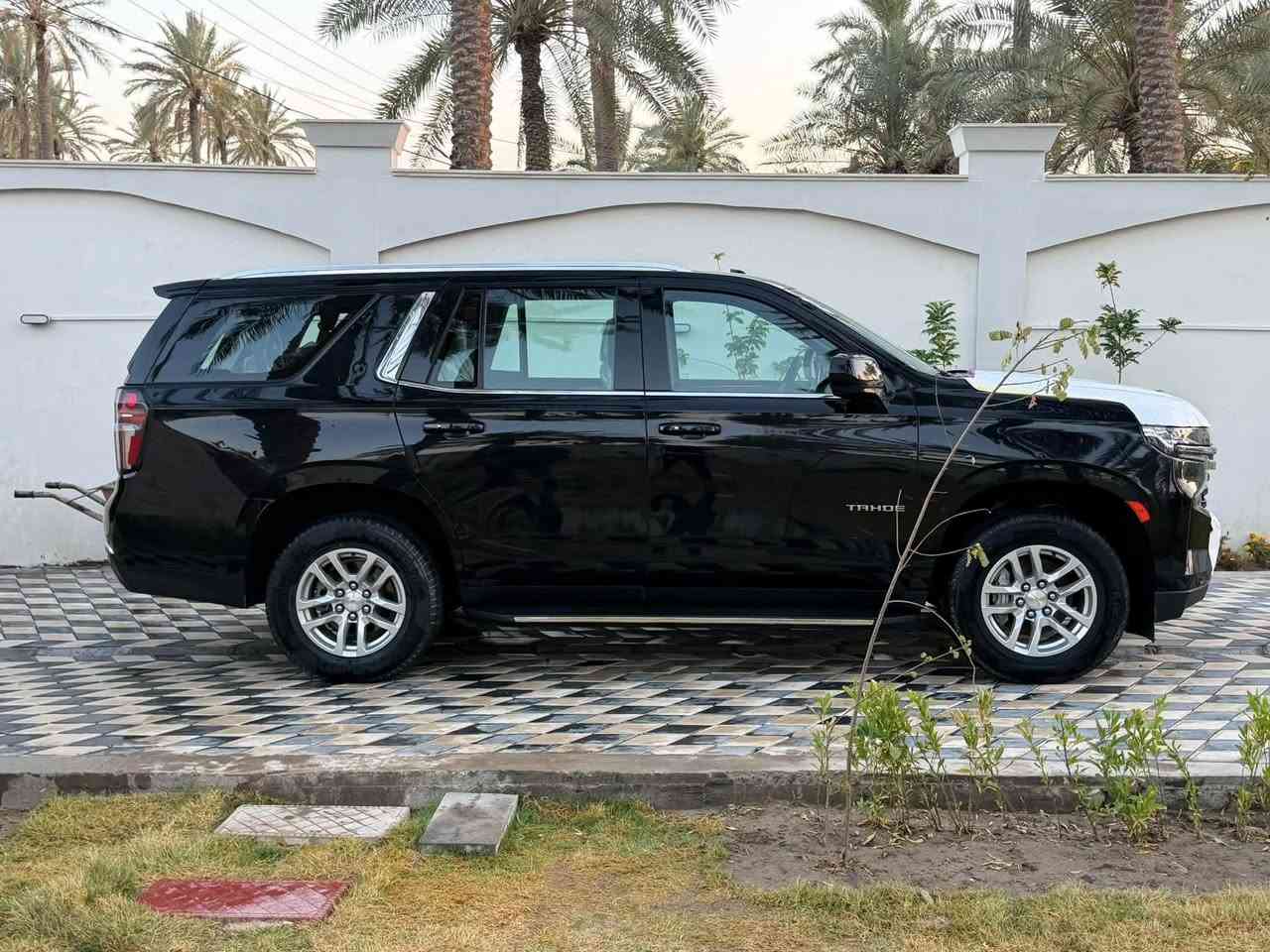 السلام عليكم

للبيع تاهو موديل 2024
الفئه LS
ماشية27ألف كم 
وارد خليجي وكاله منصور 
علامة ضوء القمر
دعامية برايمر
مواصفات 
.رادار امامي خلفي 
ثلاجة
.حساسات امامي خلفي 
.مانع تصادم 
.تحديد مسار 
.رادار جانبيه 
.كامره خلفيه دواره 
.ثلاث قطع تبريد 
.سايد بريك دكمه 
.تحكمات ستيرن 
.كراسي كهرباء 
.لد نهاري 
.عالي ناصي
.زنون اصلي 
.تشغيل عن بعد 
رقم سياره بغداد الجديد 

السيارة كفالة عامة من الحادث والصبغ والبارد فقط بيها حالوب قمارة وبنيد 
السعر 410وبيها مجال بسيط 
مكان سياره بغداد حي اور 
***********
