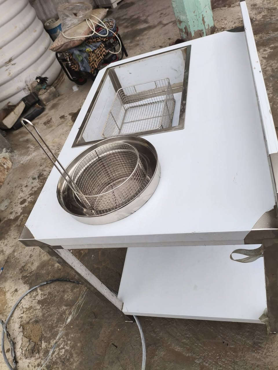 ميز. قلي فنكر او فلافل اي شي جديد غير مستخدم
تواصل *********** البصره
