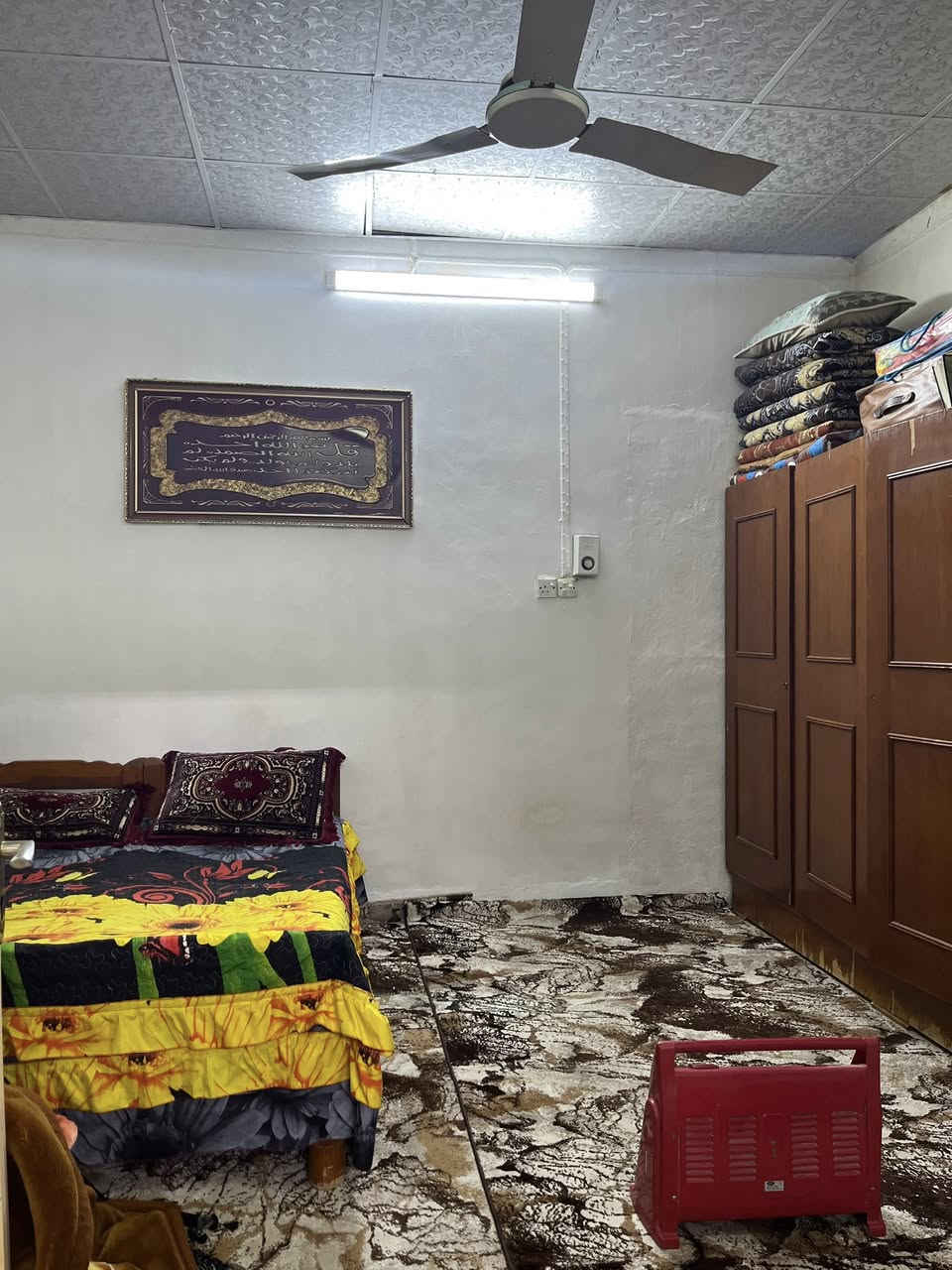 بيت للبيع او للمراوسة في منطقة الورشان مساحة الدار 135 ركن  الواجها  18  يحتوي الدار على غرفتين نوم + هول + مطبخ وصحيات  + كراج داخلي  مامصور  للاستفسار مراسلة الصفحه او الاتصال على الرقم 
***********
