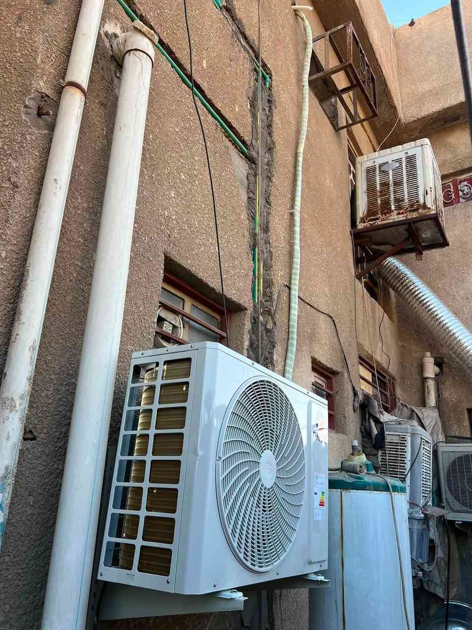 ✨ النجمة الذهبية للتبريد والتكييف ✨
⭐ خبرة وجودة نثق بها
❄️ نصب وصيانة جميع أنواع السبالت
🔧 صيانة فورية وبأيدي فنيين مختصين
⚡ سرعة بالإنجاز ودقة بالعمل
💯 جودة مضمونة وخدمة موثوقة

📞 للاستفسار والاتصال: ***********
🌟 النجمة الذهبية… لأنك تستاهل الأفضل �

