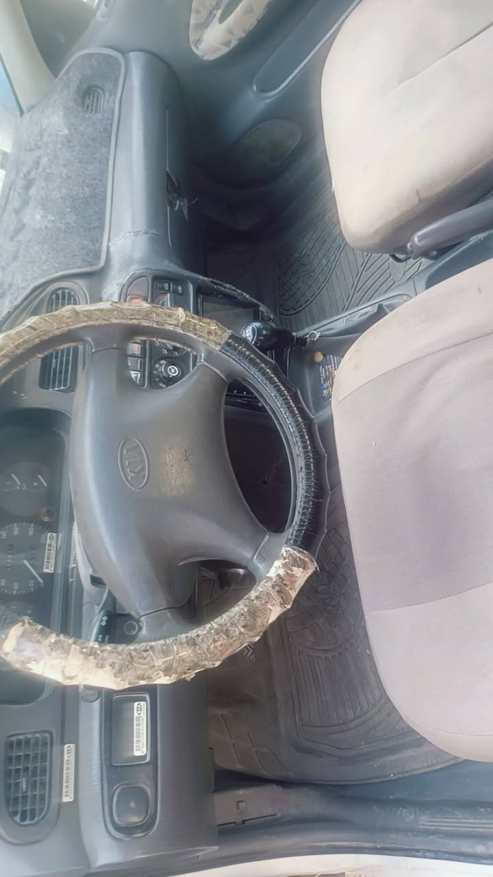 سلام عليكم ورحمة الله وبركاتة سيارة للبيع رقم بغداد سيفيا موديل95 كهرباء كلها شغالة سيارة مثل ماواضحة بلصورة بس بيها هذني الطخات الباقي  كلة على البلاد السيارة مال جناي السعر 40 العنوان بغداد المدائن سلمان باك الستفسار على  الرقم ***********
